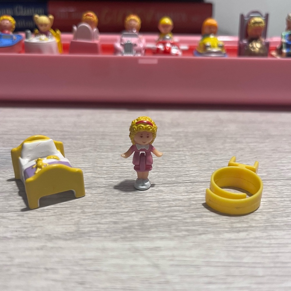 1989 COMPLETE Polly’s Bedtime Ring Polly Pocket Bluebird
